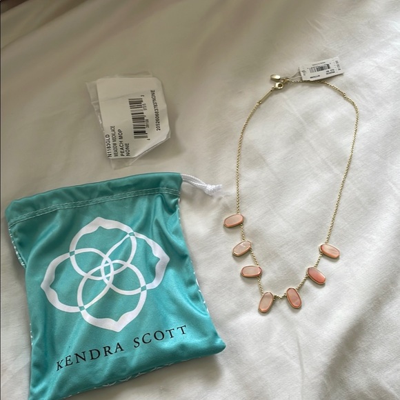 Kendra Scott Jewelry - NWT Kendra Scott Gold meadow peach mop necklace